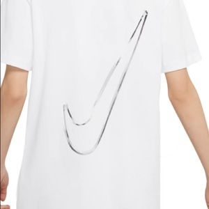 Nike white oversized t-shirt dress. Size L (Never worn)